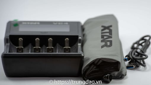 XTAR VC4 portable battery charger front-side